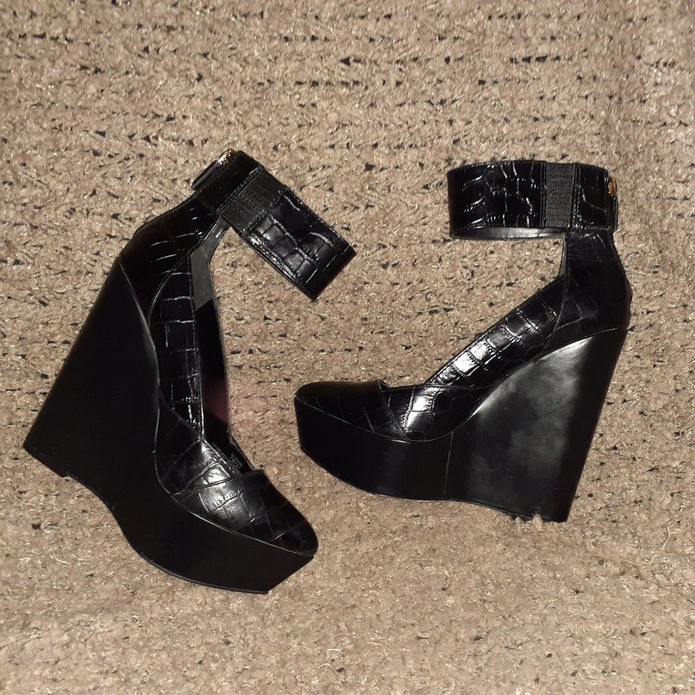 BCBGMAXAZRIA-Arcade-Wedge Sandals-Ankle Wrap-Black Croc Print Leather-Sz 7-NWOB